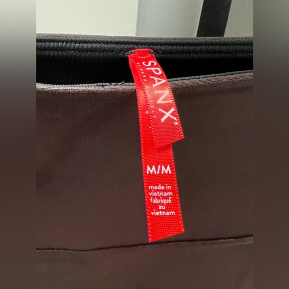 21. Spanx Ready to Wow Faux Leather Leggings High Rise Wine Medium - Picture 9 of 16